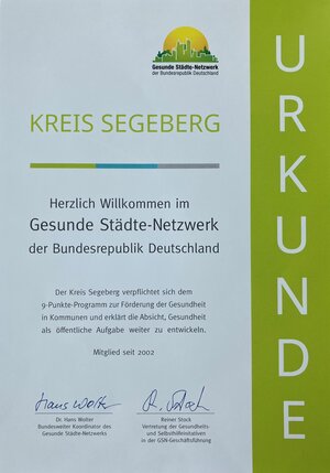Eine Urkunde, die best&auml;tigt, dass der Kreis Segeberg Mitglied im Netzwerk ist.